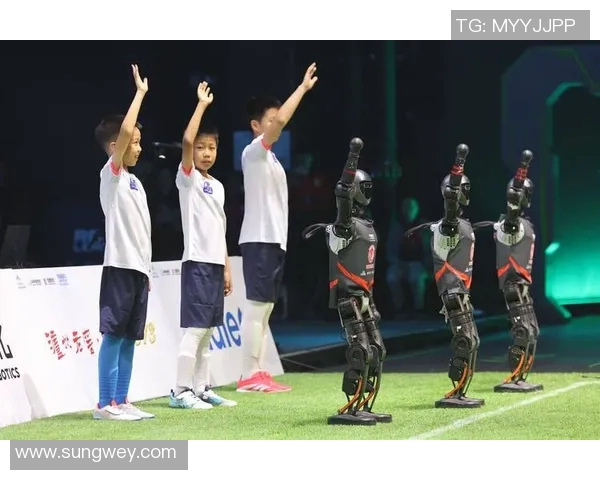 足球球星机器人由谁设计制造并参与了哪些技术创新和挑战