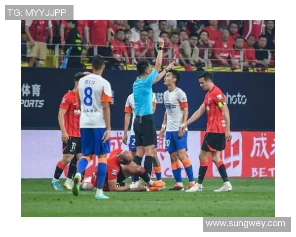 8月份多位国际足球球星加盟中国联赛 引发球迷热议与期待